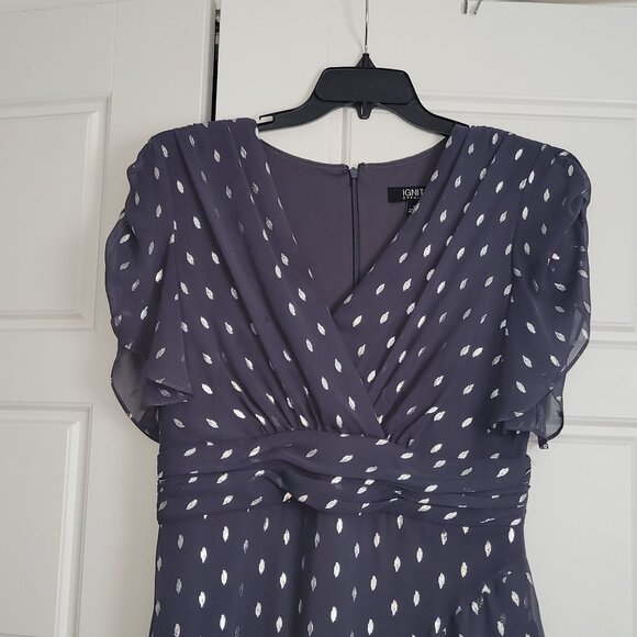 Dress- formal wear - Picture 4 of 4